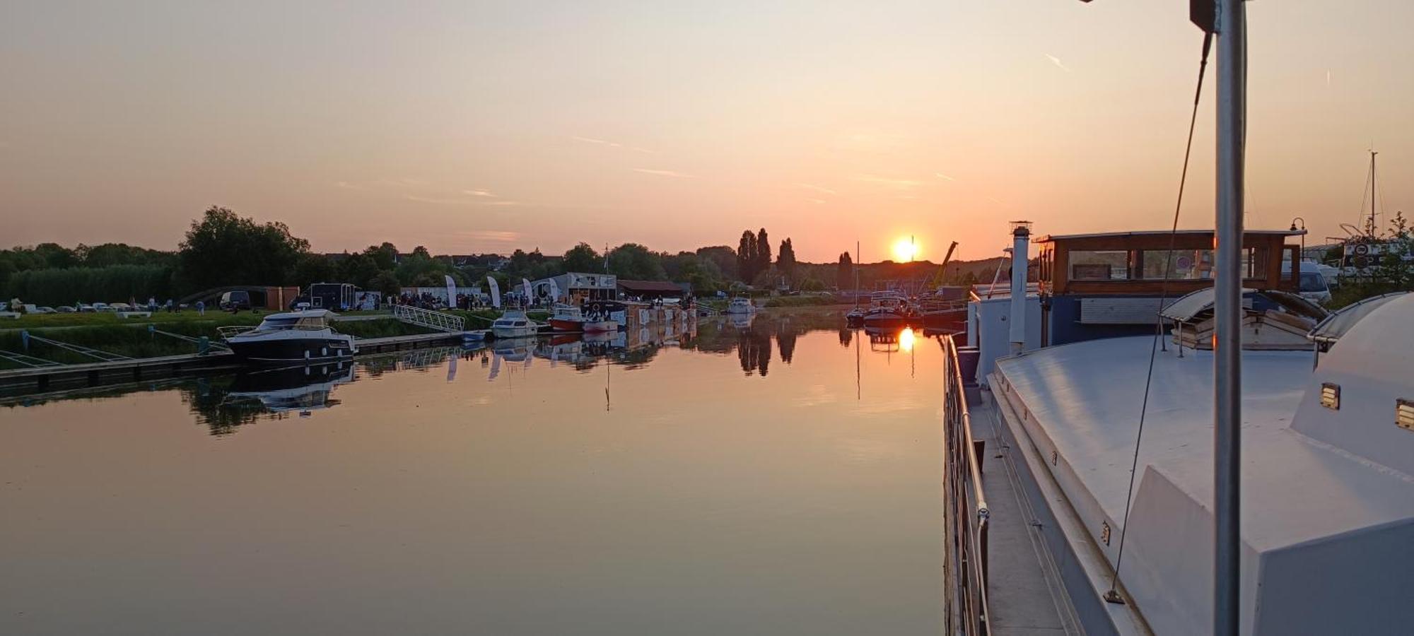 Odyssee Gite Sur Peniche Saint-Valéry-sur-Somme Exterior foto